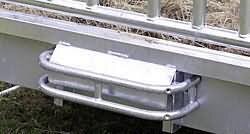 Porte-foin carré Patura avec mangeoires de sécurité pour chevaux (prix spécial - exposition), y compris protection du bord du toit + barre de sécurité à trois points